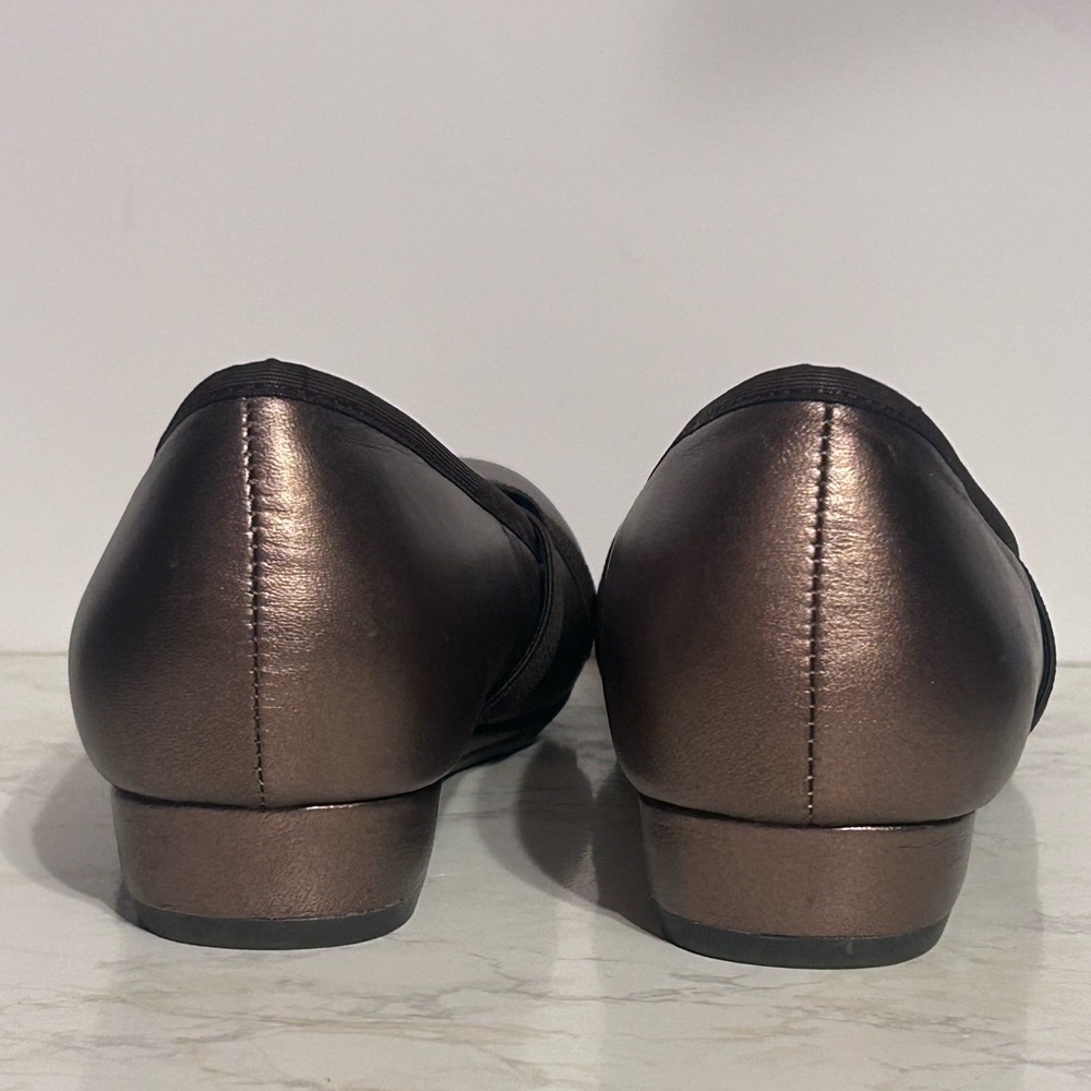 Vionic Dakota Slip On Shoes Size 6 - Picture 3 of 10